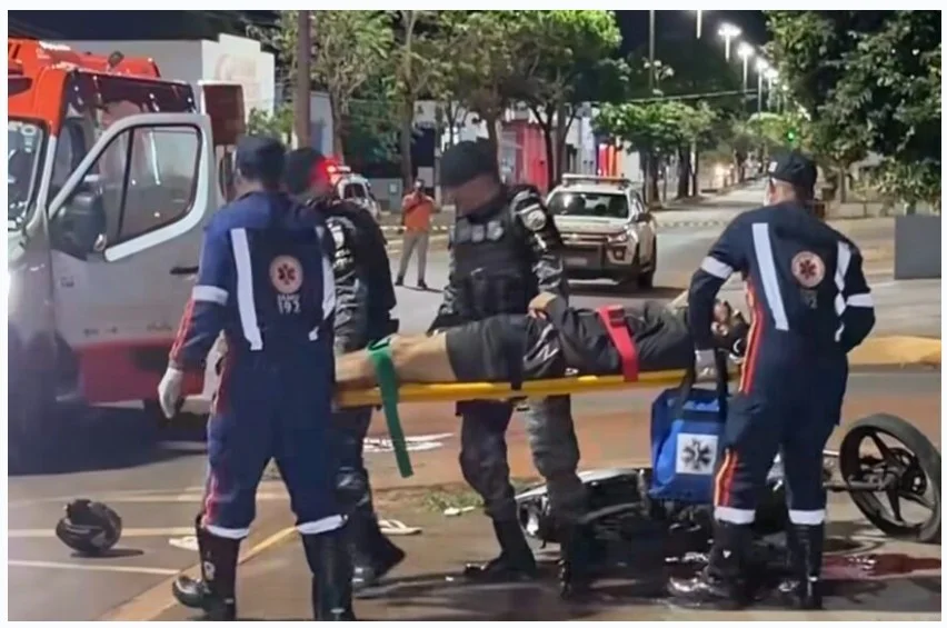 Bandido morre em confronto com a PM após fuga de moto e comparsa acaba preso em MT; veja vídeos