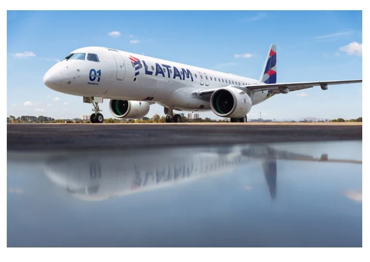 LATAM Airlines Brasil e Embraer celebram o primeiro E195-E2 da história da companhia aérea