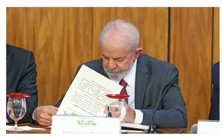 Lula sanciona lei que restringe auxílio-reclusão a dependentes de integrantes de facção