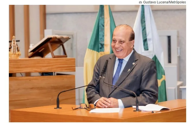 Ministro do TCU diz que Brasil não terá dinheiro para pagar aposentados.


Leia mais em https://braziljournal.com/piso-do-frete-sai-pela-culatra-caminhoneiro-autonomo-perde-mercado