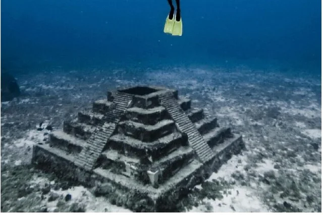 Estrutura submersa de 50 metros, 20 metros de largura, formada por milhares de toneladas de arenito sólido repousa no oceano e desafia cientistas há quase 40 anos