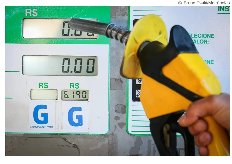A 16 dias do 2° turno, governo Lula zera impostos federais sobre a gasolina